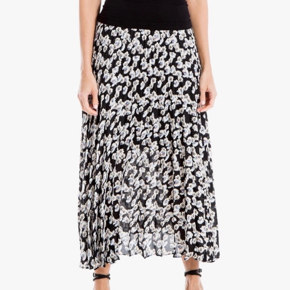 Floral Pleated Max Studio Skirt NWT Size Small